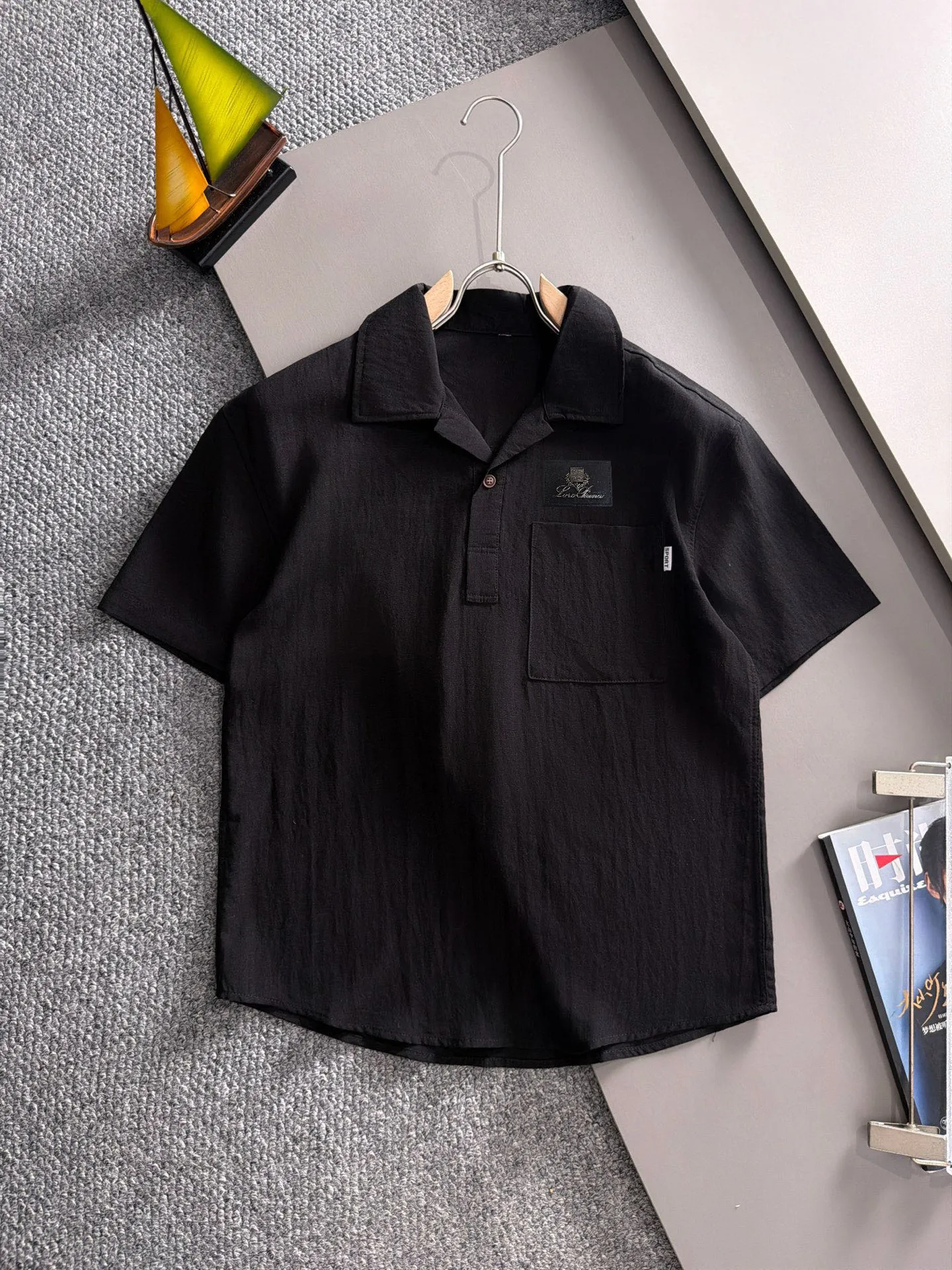 LP 36ss New Arrival men's short-sleeved T-shirt, complete with three labels, made of special high-weight linen yarn, feels substantial when weighed, and the upper body is more textured than ordinary T-shirts. This texture can cope with the weather and is suitable for both hot and cold conditions. Loose fit design, looks noble. Size:L to 4XL